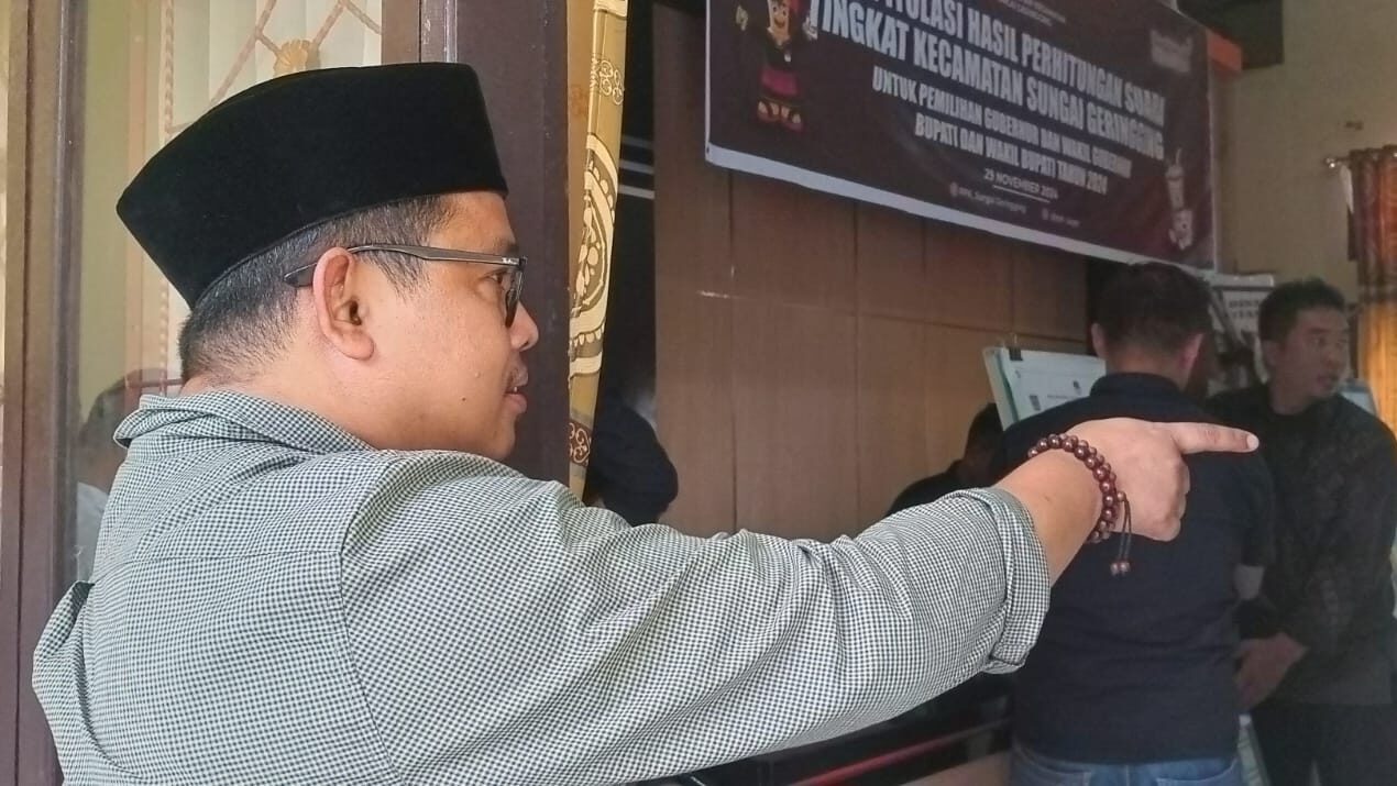 Ketua Divisi Teknis dan Penyelenggaraan KPU Sumbar, Ory Sativa Syakban,
