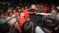 ratusan-warga-tumpah-ruah-saksikan-tabuik-basalisiah-di-pariaman ratusan-warga-tumpah-ruah-saksikan-tabuik-basalisiah-di-pariaman
