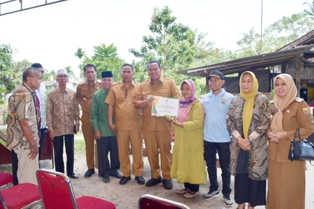 wali-kota-pariaman-letakkan-batu-pertama-program-rutilahu,-komitmen-wujudkan-hunian-layak-untuk-warga