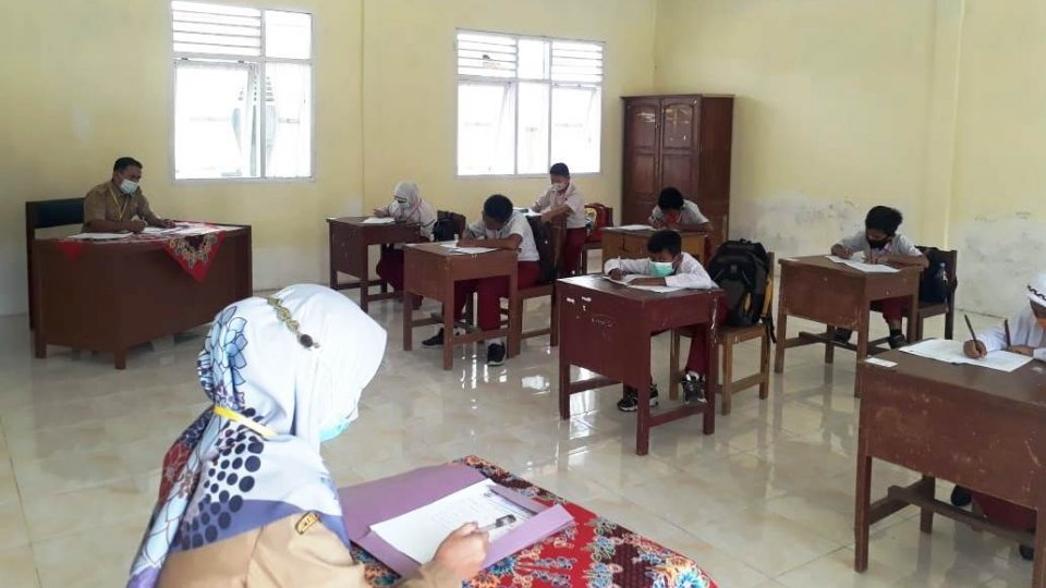 tahun-ajaran-baru,-siswa-sd-negeri-di-pariaman-bakal-dapat-seragam-gratis