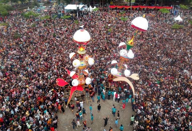 hunian-hotel-di-pariaman-tembus-95-persen-di-puncak-pesona-hoyak-tabuik-piaman-2025 hunian-hotel-di-pariaman-tembus-95-persen-di-puncak-pesona-hoyak-tabuik-piaman-2025
