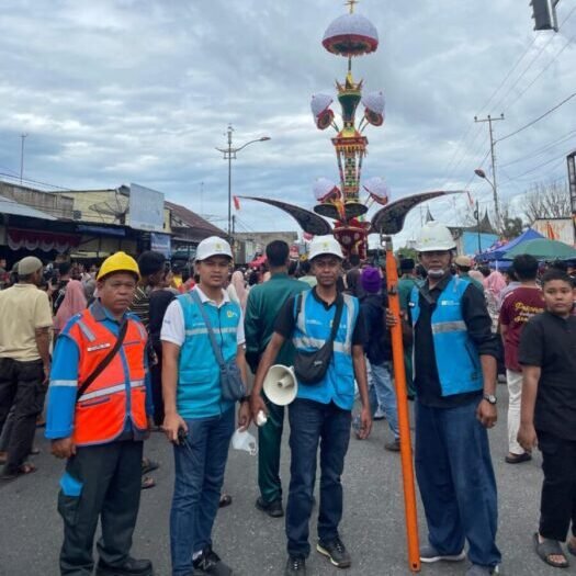 pln-hadirkan-listrik-untuk-rakyat-tanpa-kedip-di-tabuik-piaman-2025