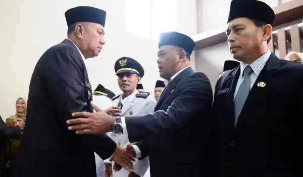 empat-pejabat-yang-tak-hadir,-pelantikan-menyusul empat-pejabat-yang-tak-hadir,-pelantikan-menyusul
