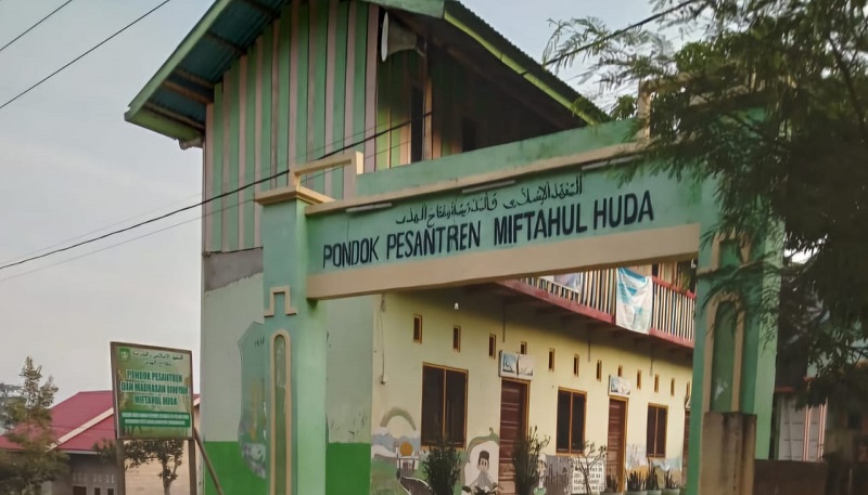 keluarga-bantah-pemilik-ponpes-miftahul-huda-dharmasraya-terlibat-dugaan-kasus-pelecehan-seksual