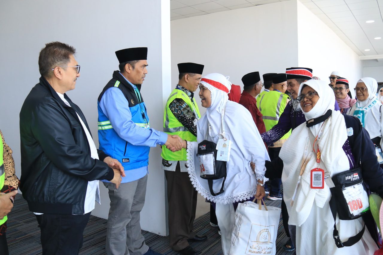 debarkasi-padang-tuntaskan-pemulangan-jemaah-haji,-tiga-masih-dirawat-di-tanah-suci