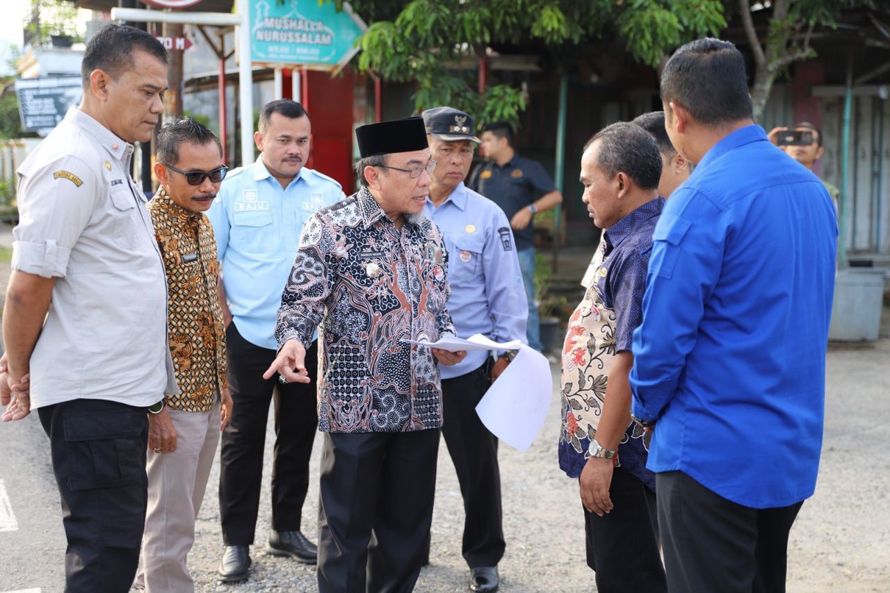 wakil-wali-kota-padang-tinjau-pelebaran-jalan-dan-perbaikan-drainase-di-koto-tangah wakil-wali-kota-padang-tinjau-pelebaran-jalan-dan-perbaikan-drainase-di-koto-tangah