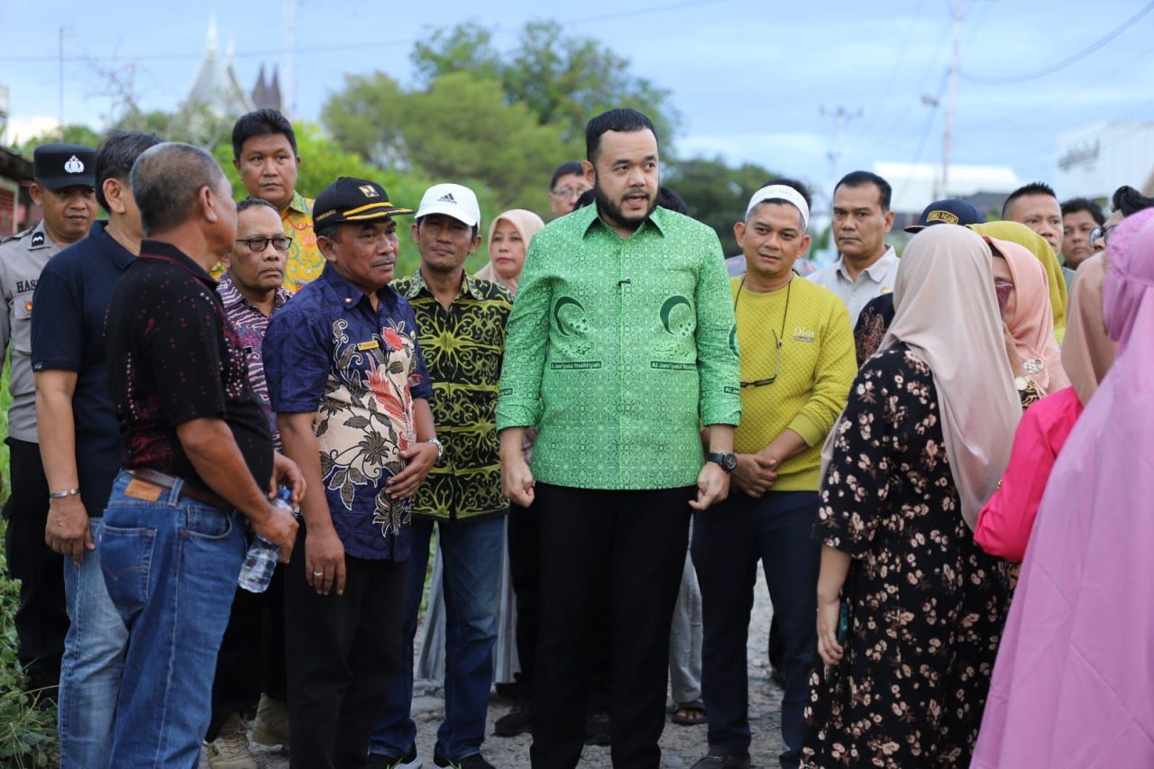 optimalisasi-akses-dan-penataan-lingkungan:-wali-kota-padang-tinjau-jalan-beringin-ujung optimalisasi-akses-dan-penataan-lingkungan:-wali-kota-padang-tinjau-jalan-beringin-ujung