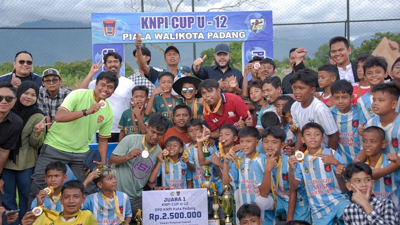 festival-sepak-bola-usia-dini-knpi-cup-bentuk-mental-juara