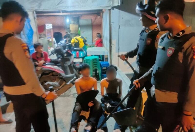 polisi-tangkap-dua-remaja-di-padang,-diduga-akan-tawuran