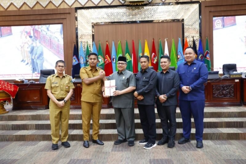 dprd-sumbar-gelar-rapat-paripurna-penyampaian-nota-pengantar-perubahan-kua-ppas-2025