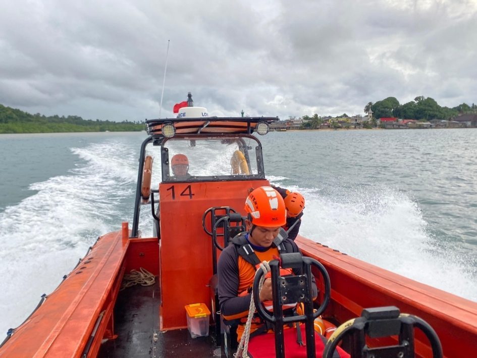 boat-terbalik-di-selat-sipora-mentawai,-11-penumpang-masih-dalam-pencarian boat-terbalik-di-selat-sipora-mentawai,-11-penumpang-masih-dalam-pencarian