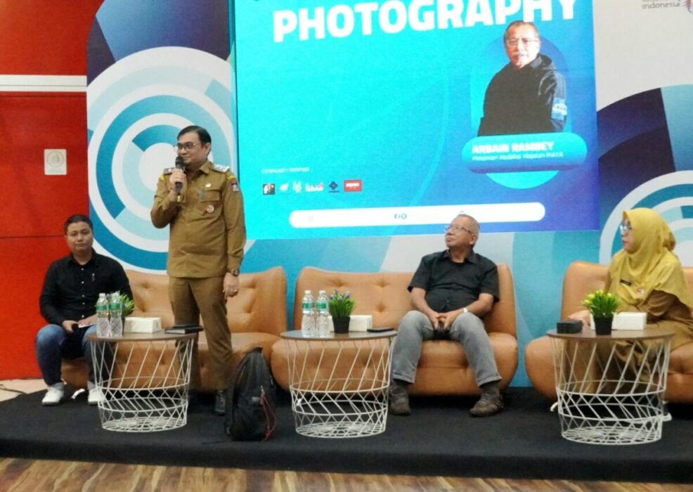 pemko-padang-dorong-fotografer-muda-manfaatkan-ai-untuk-promosi-wisata pemko-padang-dorong-fotografer-muda-manfaatkan-ai-untuk-promosi-wisata