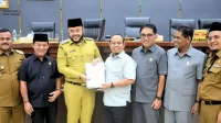 pastikan-anggaran-tepat-sasaran,-ketua-dprd-apresiasi-penyerahan-kua-ppas-2026