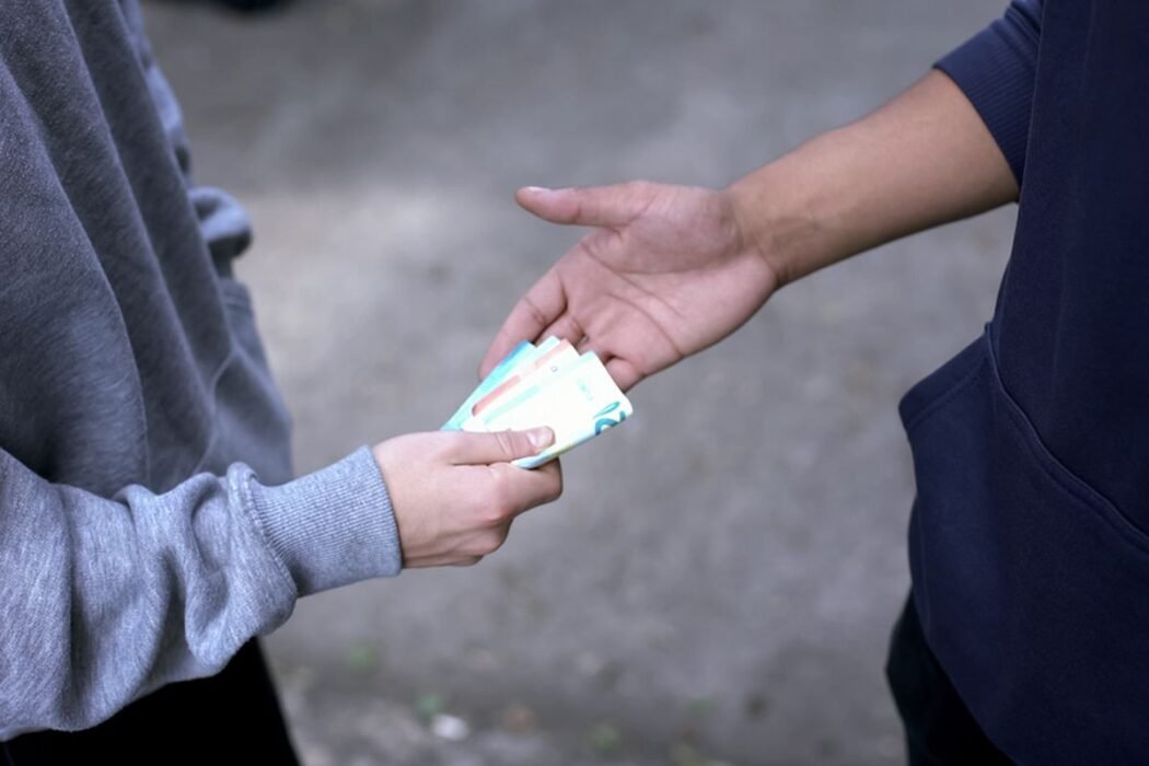 aksi-pungli-di-pantai-padang-makin-meresahkan,-pelaku-diduga-bersenjata-kayu