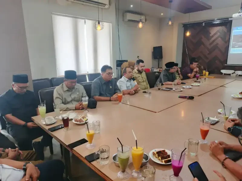 ketua-dprd-padang-dorong-sinergi-dengan-dprd-sumbar-untuk-percepatan-pembangunan-kota ketua-dprd-padang-dorong-sinergi-dengan-dprd-sumbar-untuk-percepatan-pembangunan-kota