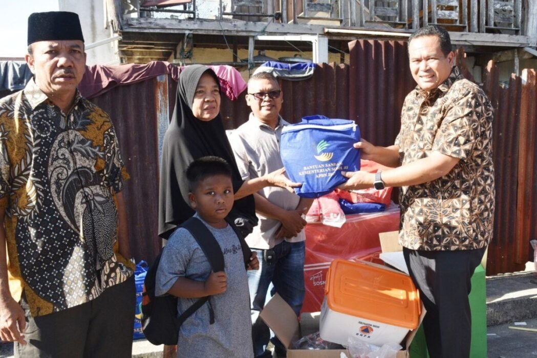 respons-cepat,-pemko-pariaman-salurkan-bantuan-untuk-warga-terdampak-kebakaran