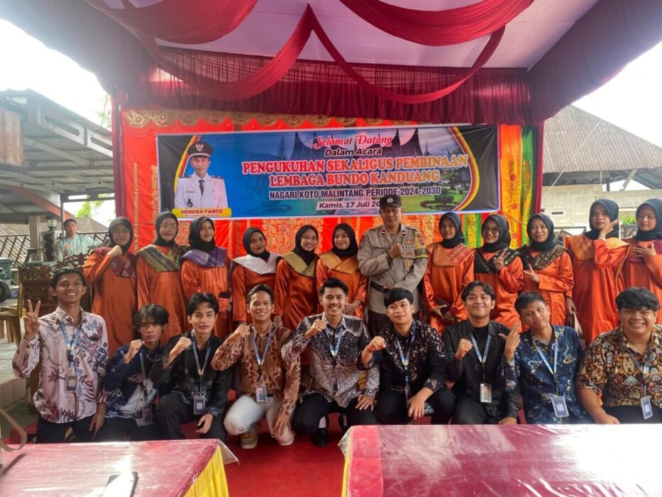 pengukuhan-bundo-kanduang-koto-malintang-di-agam:-sinergi-perempuan-adat-dan-mahasiswa-kkn-untuk-pelestarian-budaya pengukuhan-bundo-kanduang-koto-malintang-di-agam:-sinergi-perempuan-adat-dan-mahasiswa-kkn-untuk-pelestarian-budaya
