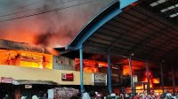 ratusan-toko-di-pasar-payakumbuh-hangus-terbakar,-kerugian-ditaksir-rp30-miliar