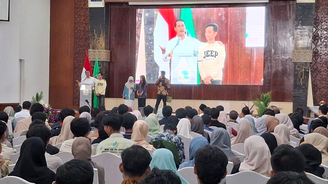 berikan-kuliah-umum-di-unand:-mentan-dorong-generasi-muda-ambil-peran-dalam-industri-gambir berikan-kuliah-umum-di-unand:-mentan-dorong-generasi-muda-ambil-peran-dalam-industri-gambir