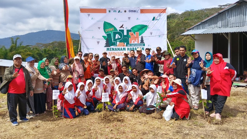 peringatan-wcd-2025,-seribu-bibit-pohon-ditanam-di-kabupaten-solok