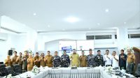 hut-tni-ke-80-pemko-padang-bersama-kodaeral-ii-padang-gelar-bakti-sosial hut-tni-ke-80-pemko-padang-bersama-kodaeral-ii-padang-gelar-bakti-sosial