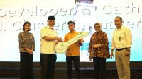 wujudkan-hunian-layak,-sumbar-gelar-penandatanganan-pks-massal-flpp-dan-serahkan-kunci-rumah-secara-simbolis