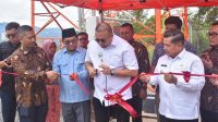 andre-rosiade-dan-bupati-agam-resmikan-bts-telkomsel-di-pintu-angin