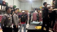 pastikan-area-bebas-narkoba-dan-ponsel,-lapas-padang-bersama-polri-sidak-kamar-hunian-warga-binaan