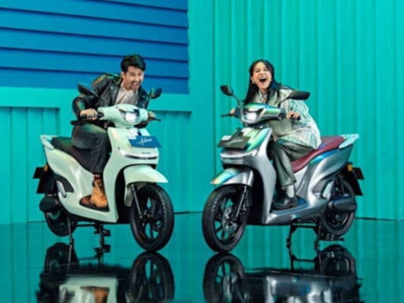 indomobil-group-luncurkan-motor-listrik-adora-di-sumbar,-desain-klasik-eropa-dengan-fitur-canggih-dan-jarak-tempuh-110-km indomobil-group-luncurkan-motor-listrik-adora-di-sumbar,-desain-klasik-eropa-dengan-fitur-canggih-dan-jarak-tempuh-110-km