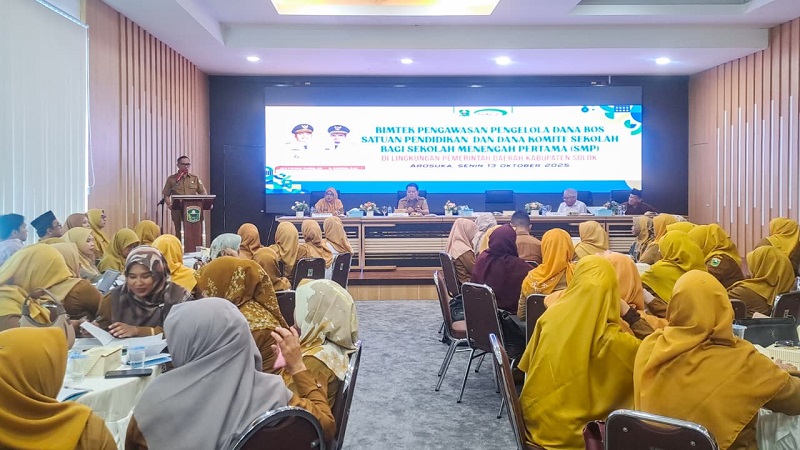 tingkatkan-akuntabilitas,-pemkab-solok-bekali-kepala-smp-dengan-bimtek-pengelolaan-dana-bos-dan-komite tingkatkan-akuntabilitas,-pemkab-solok-bekali-kepala-smp-dengan-bimtek-pengelolaan-dana-bos-dan-komite