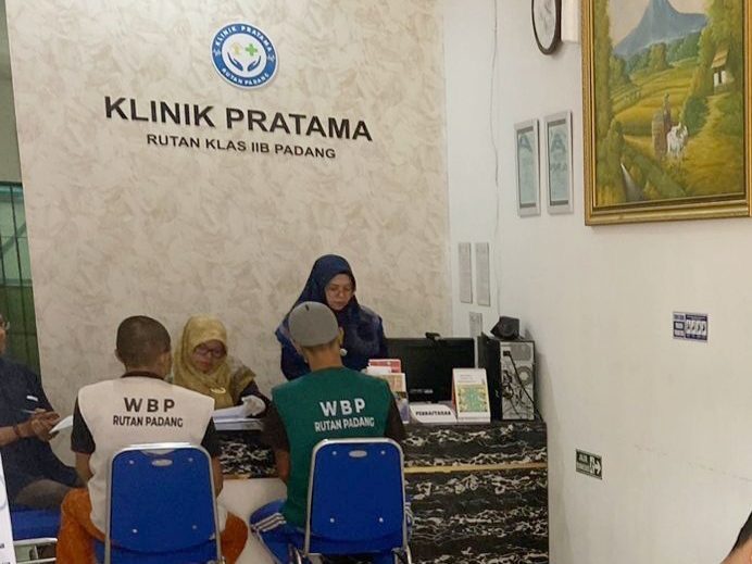 dua-tahanan-titipan-pengadilan-di-rutan-padang-meninggal-dunia,-kepala-rutan-pastikan-karena-sakit-dan-sudah-dirawat-intensif dua-tahanan-titipan-pengadilan-di-rutan-padang-meninggal-dunia,-kepala-rutan-pastikan-karena-sakit-dan-sudah-dirawat-intensif