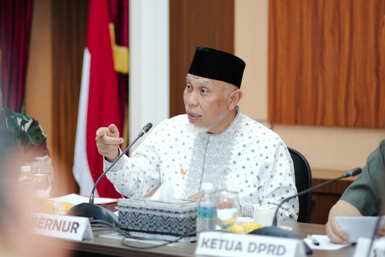 tiga-masalah-krusial-di-sumbar,-gubernur-mahyeldi-minta-semua-bergerak-cepat