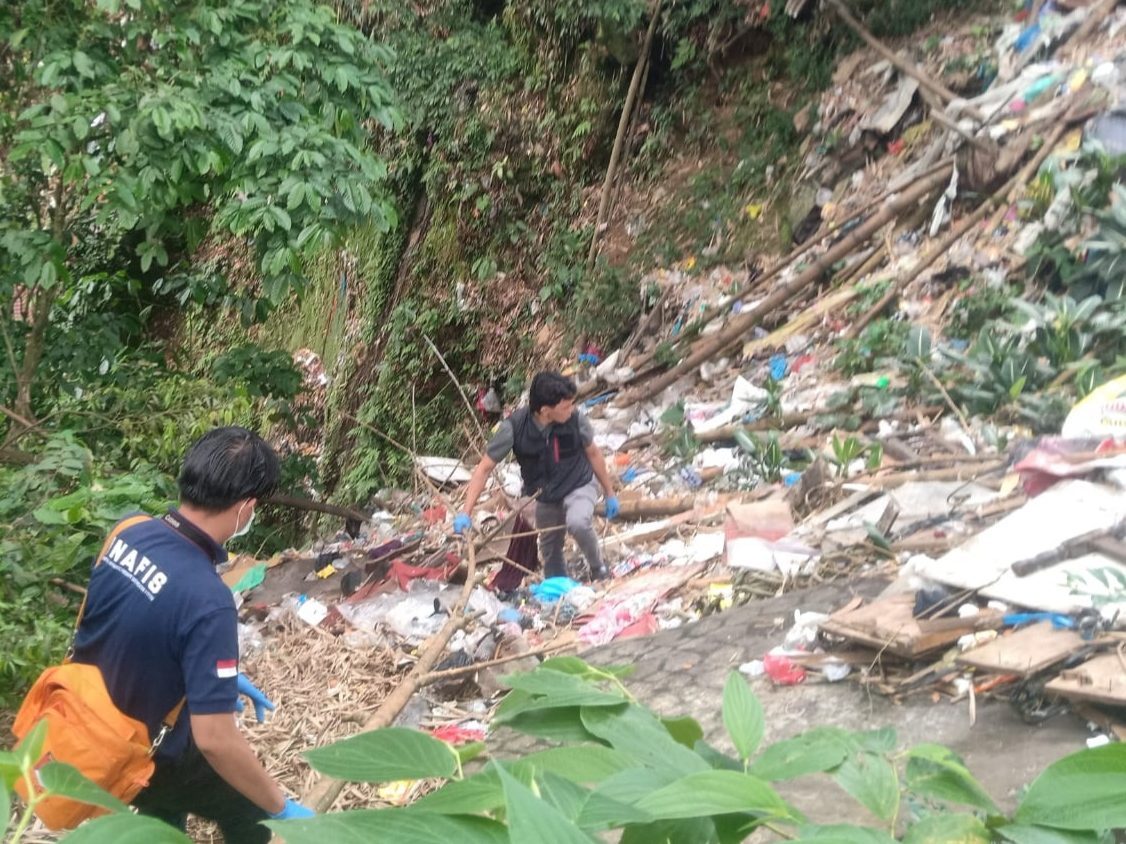 bayi-perempuan-ditemukan-tewas-mengenaskan-di-bukittinggi,-bagian-tubuh-ditemukan-terpotong-tiga
