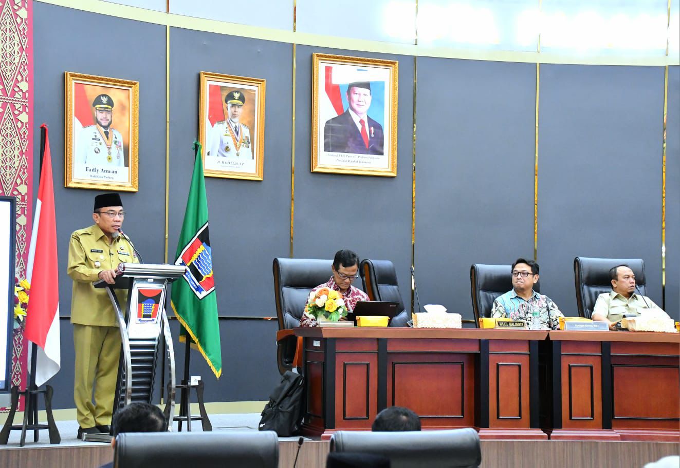 kpk-ingatkan-pemko-dan-dprd-kota-padang-waspadai-resiko-korupsi-dalam-realisasi-pokir,-hibah-dan-bansos