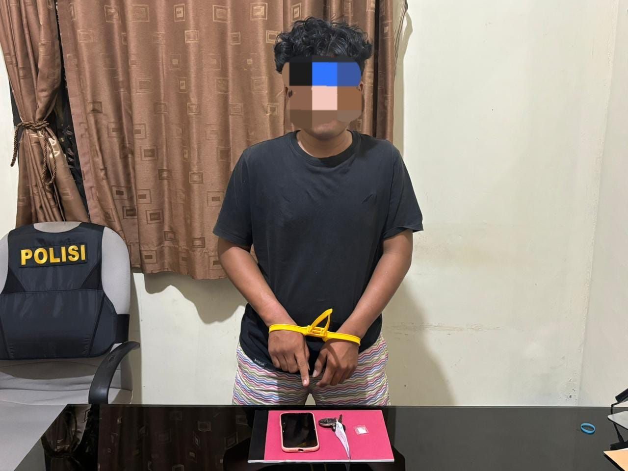 polres-limapuluh-kota-ungkap-peredaran-sabu-di-harau,-seorang-mahasiswa-berhasil-diamankan-dengan-barang-bukti