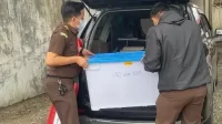 geledah-kantor-pt-bip,-kejari-padang-amankan-sejumlah-alat-bukti