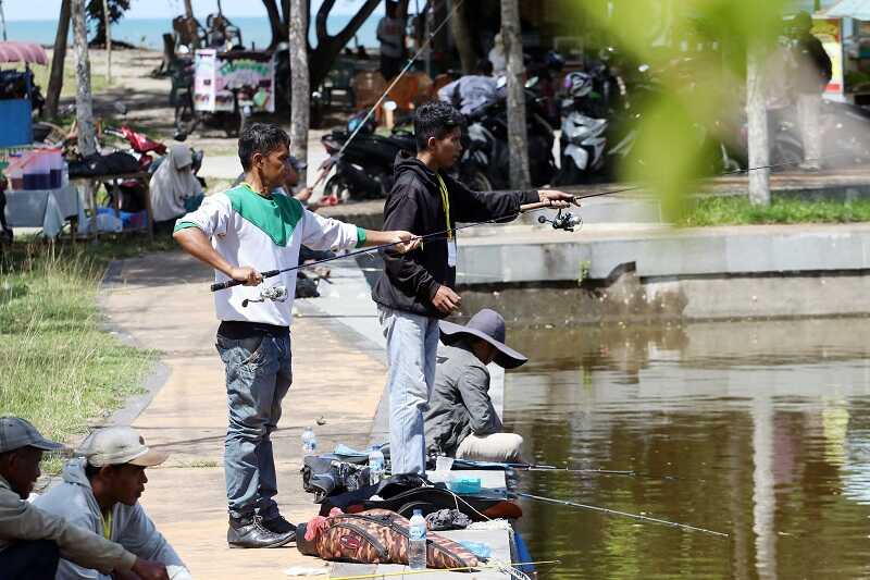 ratusan-pemancing-ramaikan-festival-mancing-mania-di-pariaman ratusan-pemancing-ramaikan-festival-mancing-mania-di-pariaman