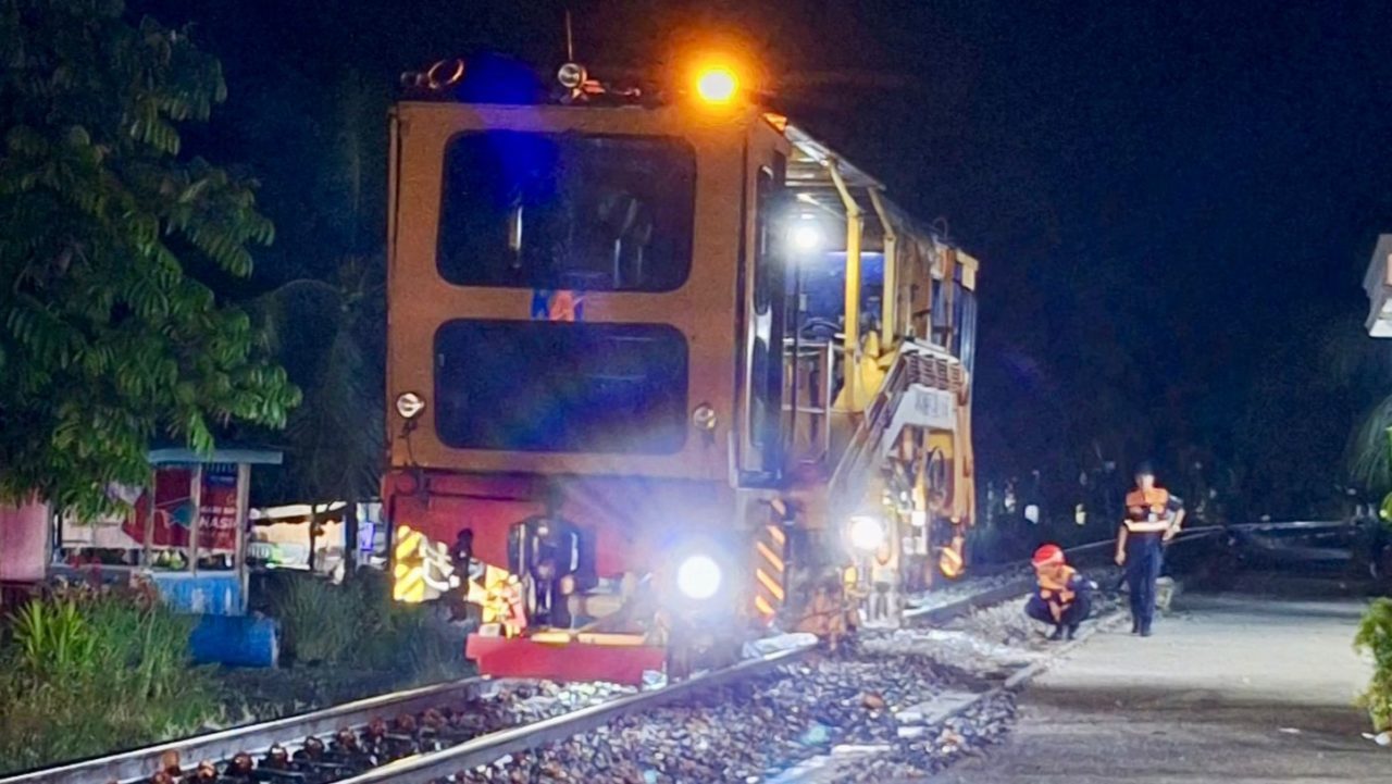 siaga-cuaca-ekstrem-dan-nataru,-kai-divre-ii-sumbar-lakukan-perawatan-geometrik-secara-intensif