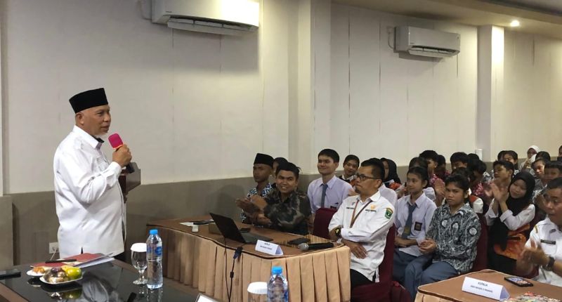 adem-beri-peluang-anak-mentawai-belajar-di-padang adem-beri-peluang-anak-mentawai-belajar-di-padang