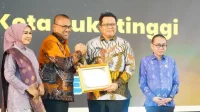 tanah-datar-buktikan-keterbukaan-informasi-dengan-raihan-penghargaan-akip-sumbar-2025 tanah-datar-buktikan-keterbukaan-informasi-dengan-raihan-penghargaan-akip-sumbar-2025