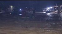 hujan-deras-picu-banjir-parah-di-pasbar,-bpbd-fokus-evakuasi-warga