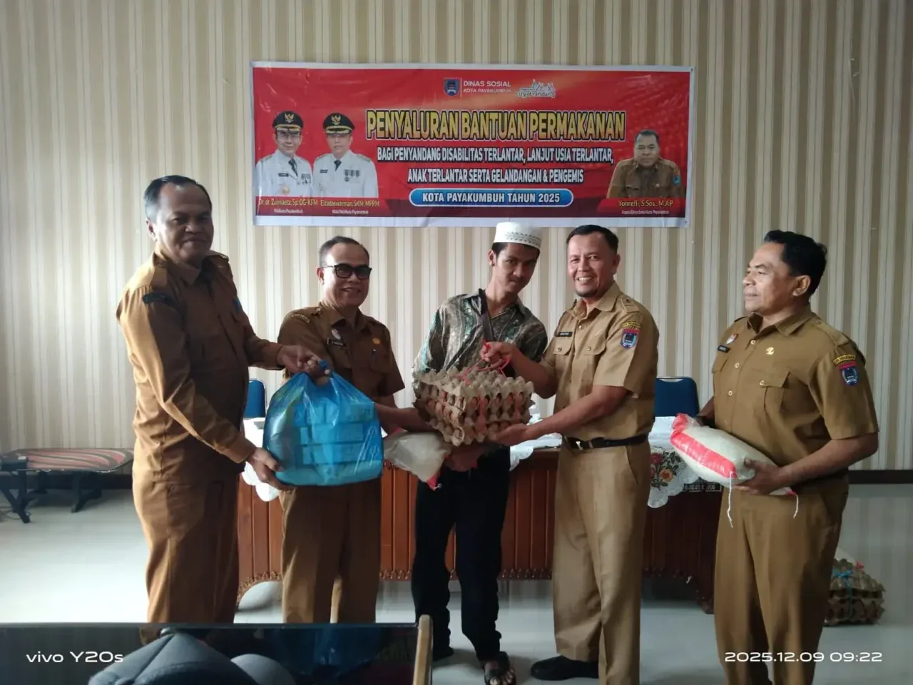 pemko-payakumbuh-salurkan-bantuan-permakanan-kepada-ratusan-penerima-manfaat-triwulan-iv pemko-payakumbuh-salurkan-bantuan-permakanan-kepada-ratusan-penerima-manfaat-triwulan-iv