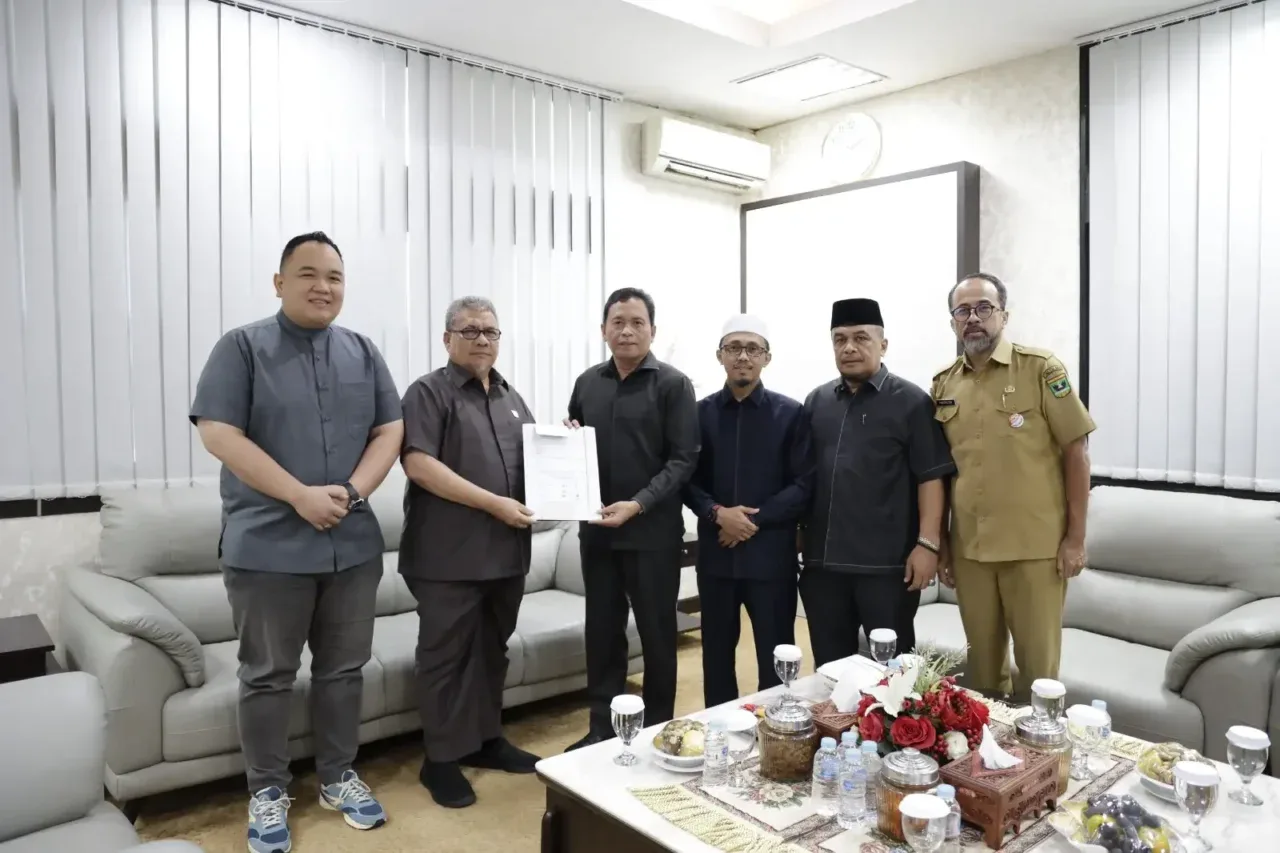 dprd-umumkan-7-nama-lolos-uji-kelayakan-anggota-kpid-sumbar-2025-2028 dprd-umumkan-7-nama-lolos-uji-kelayakan-anggota-kpid-sumbar-2025-2028