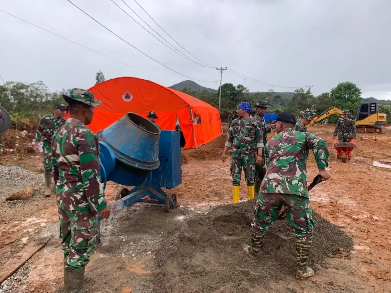 pembangunan-60-huntara-untuk-warga-terdampak-bencana-di-nagari-koto-tinggi-terus-dikebut