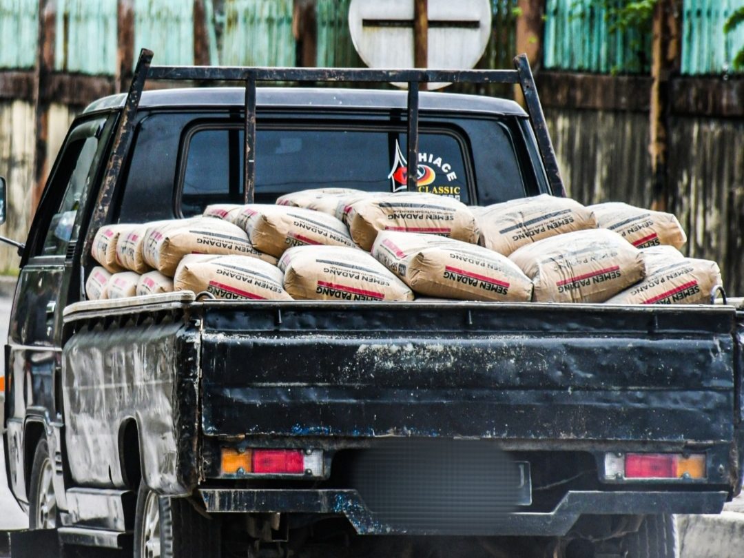 pastikan-ketersediaan-semen-aman,-pt-semen-padang-siap-dukung-pemulihan-pasca-bencana-di-sumbar