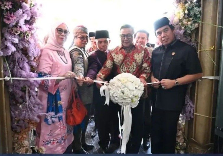 wali-kota-bukittinggi-resmikan-gedung-kantor-baru-pt-bprs-jam-gadang