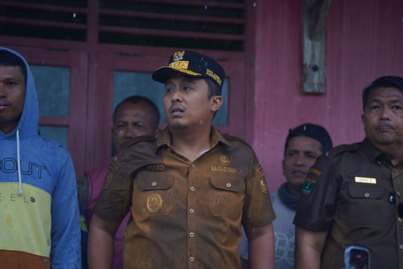 bukan-sekadar-instruksi,-gaya-‘turun-tangan’-vasko-ruseimy-bawa-sumbar-terdepan-dalam-penanganan-bencana