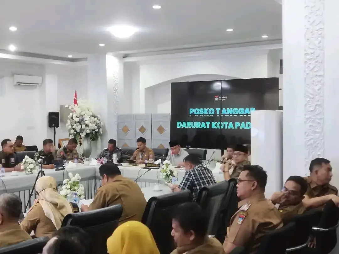 padang-akhiri-tanggap-darurat,-beralih-ke-masa-transisi padang-akhiri-tanggap-darurat,-beralih-ke-masa-transisi