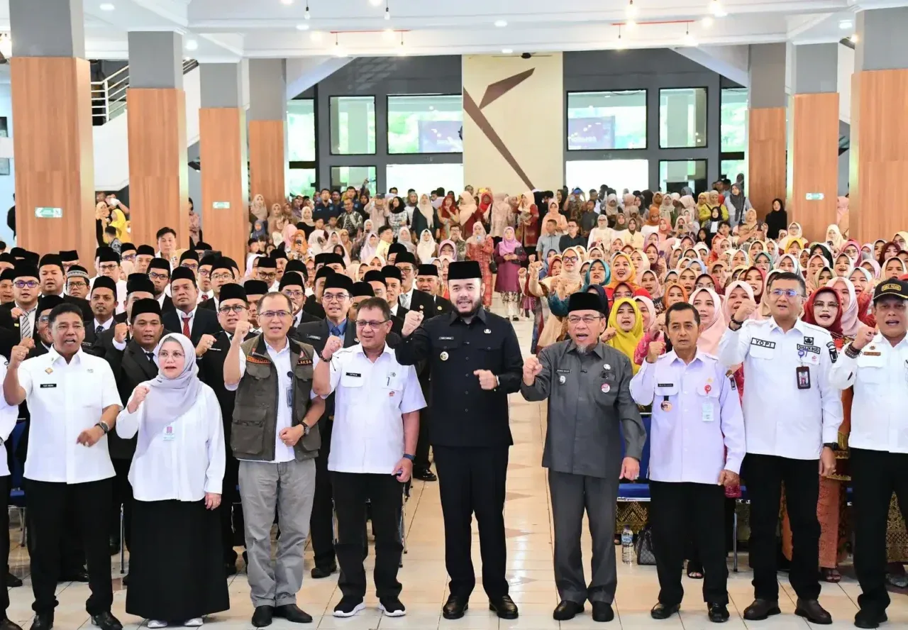 penyesuaian-regulasi,-pemko-padang-lantik-kepala-sekolah-dan-pejabat-administrator penyesuaian-regulasi,-pemko-padang-lantik-kepala-sekolah-dan-pejabat-administrator