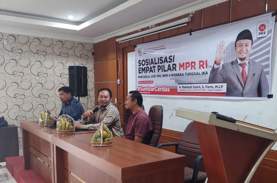 Sosialisasi Empat Pilar MPR RI ke-10 yang digelar di Aula Kantor BBPPKS Kota Padang, Selasa malam (9/12/2025).